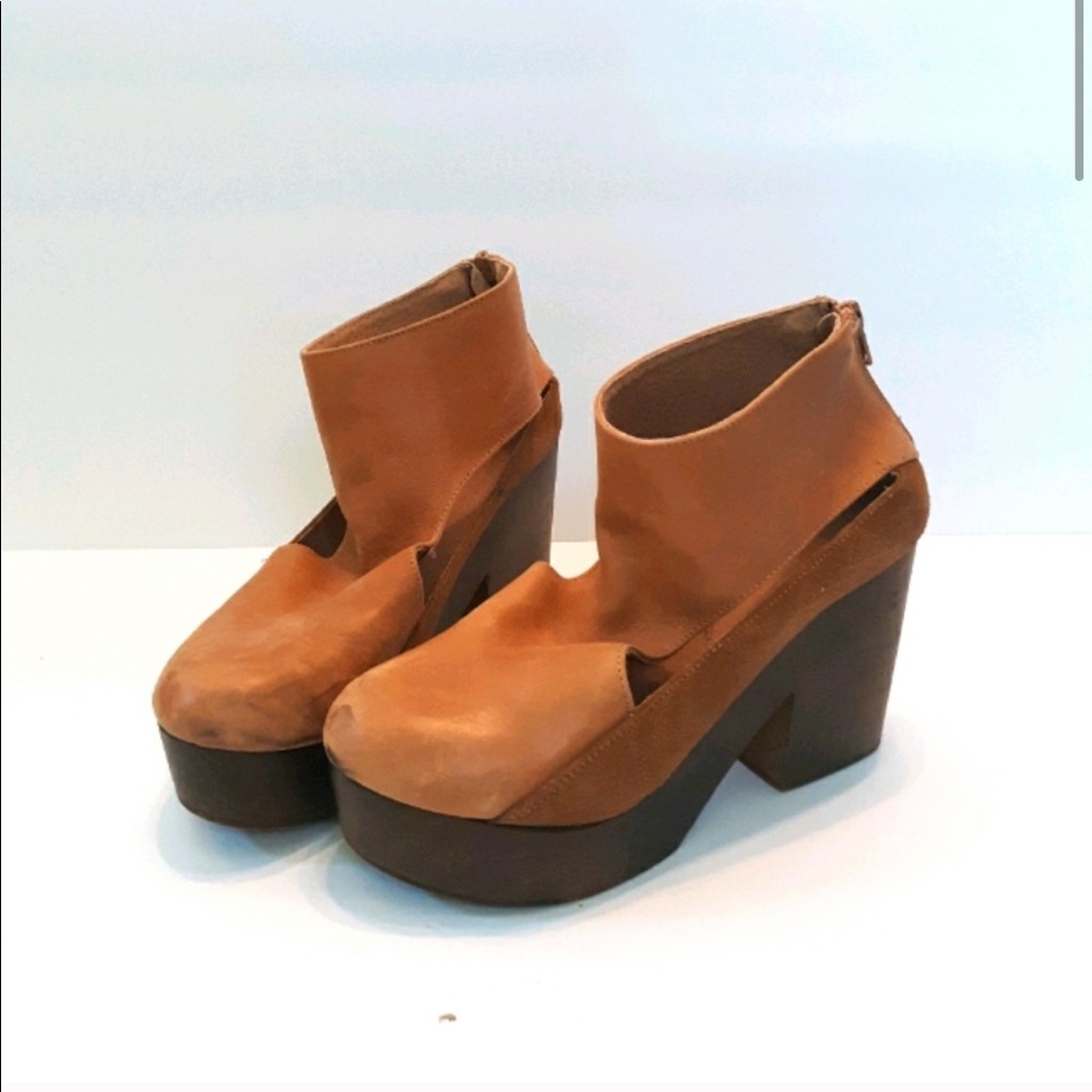 FP Clogs - Picture 2 of 5